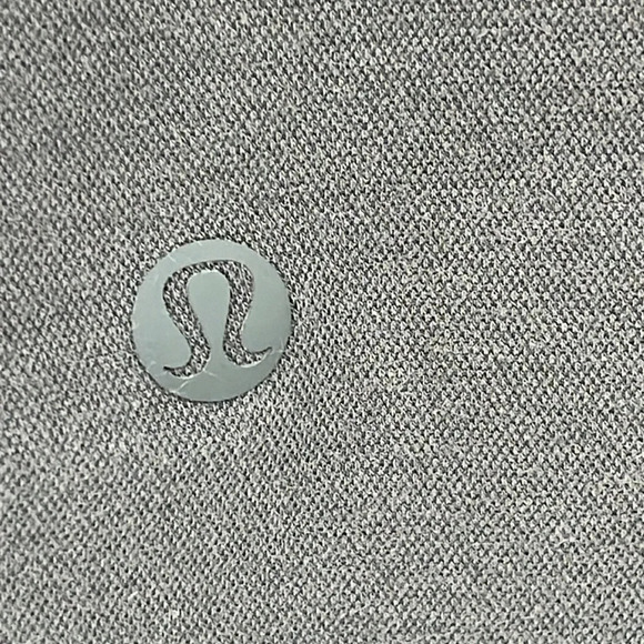 Lululemon Chest Pocket Relaxed Fit Tee in Graphite - Size Small (measured) - Picture 6 of 6